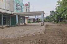 Rumah Dengan Halaman Luas Cocok Usaha Cafe , Kantor, Minimarket