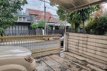 rumah lama terawat lokasi eksklusif jarang ada di sayap riau bandung 