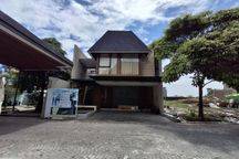 Rumah 2 Lantai Baru Unfurnished HGB di Maguwoharjo, Yogyakarta