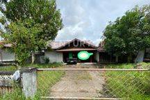 Rumah 1 Lantai Jl. Surya Halaman Luas Padat Penduduk Strategis