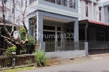 Rumah 3 Kamar Lok Tengah Kota Jl. Paris 2 Siap Huni Rapi Bersih