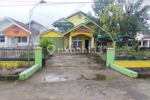 Rumah Halaman Luas & Asri 2 Lantai di jl. Urai Bawadi GG. Sentosa