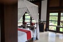 Disewakan Guest House 2,46 Hektar di Cepaka.