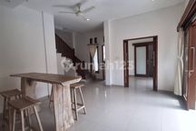 Disewakan Villa 3 Kamar di Canggu - Berawa .