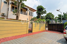 Rumah 2 Lantai di Radio Dalam Kebayoran Baru Ada 7 Kamar Kost SHM