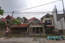 Rumah Luas Sayap Riau untuk Kantor dan Usaha Pusat Kota Bandung