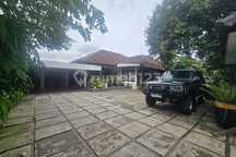 Rumah Premium Langka di Kemang. Lahan Besar, Potensi Komersial (Nb)