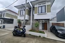 Rumah Full Bata Merah, Bebas Banjir
