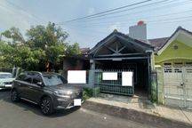 Rumah 2 Lantai Siap Renov 14 Menit ke Summarecon Mall Bekasi Hadap Utara J-26573