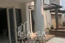 Disewakan Rumah Murah Bisa Kantor Harga 390 Juta Lokasi Dekat Senayan Dan Sudirman.dan Blok Dan Dekat Mabes Polri Lokasi Tenang Dan Nyaman Area Kebayoran Baru Jakarta Selatan