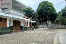 Disewakan Rumah Mewah Bisa Kantor/ Office Atau Tempat Tinggal Atau Multifungsi Rea Menteng Luas Tanah 1800 Meter Harga Rp.2.8 Mparkiran Bisa 25 Mobilarea Menteng Jakarta Pusat
