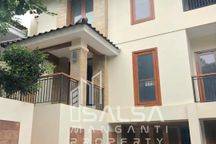 Disewakan Cepat Rumah Cantik Asri Siap Huni Harga Rp.700 Jutaan Kamar Tidur 5 Private Pool Area Senopati Dekat Senayan Dan.sudurman Dan Mabes Senopati.kebayoran Baru Jakarta Selatan