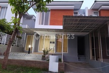 Rumah 2 Lantai 3 Kamar Tidur Dekat Unika di Ivy Park Bsb Semarang