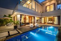 Villa Mewah Modern 3 KT Strategis di Batu Bolong Canggu