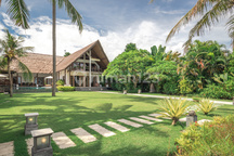 Villa Tepi Pantai 4 KT Taman Luas Tegallengah Buleleng Bali