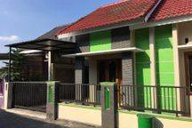 Rumah Modern Minimalis Dalam Perum Area Pleret