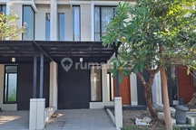 Rumah Northwest Hill Lake Park Central Citraland Surabaya Barat