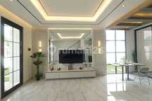 Rumah Mewah Casa Varya Puri Gardena Jakarta Barat 