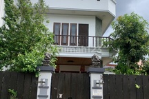 Turun 1 Mill Rumah Mewah 2,5 Lantai Malibu City Resort Nempel Pik