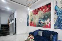 Rumah Mewah 2.5 Lantai Dekat Tol Cijago