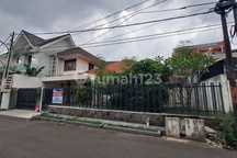 Rumah Murah Tapi Masih Sangat Bagus di Bawah Harga Pasar. Rawamangun Dalam Komplek 2 Lantai Jual Kondisi Bagus Siap Huni, Luas, Jalan Depan Lebar 3 Mobil