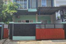 Rumah Bagus Semi Furnished 2 Lantai di Komplek Elit Shm Dicimanggis Depok