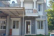 Sewa Rumah Hoek Sentul Alaya 3+1 KT, Luas & Nyaman 216m²