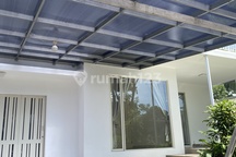 Rumah Depan Taman di Bintaro