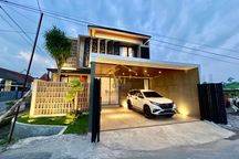 Jual Rumah Modern 2 Lantai Yang Strategis Di Purwomartani Fully Furnish