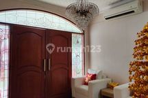 Rumah Sunter 300M² Lokasi Oke Siap Huni
