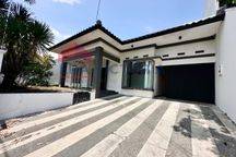 Rumah Besar Dekat Kampus Dieng Tidar Malang