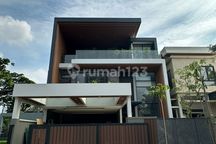 Modern Tropical 3 Lt! Private Lift! Semi Furnished Citraland Sby