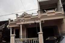 DISEWAKAN Rumah 3 lantai Tengah Kota Jember