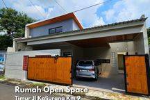 Rumah Cantik Kontemporer Open Space Dekat Sd Model & Stadion Maguwo, Kampus Unriyo, Upn, Amikom