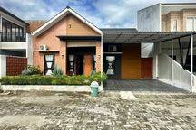 Rumah Komplek Semi Furnished Flamboyan