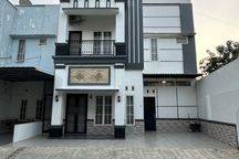 Rumah 3 Lantai Posisi Hook Dalam Komplek Seroja Ringroad Medan Sunggal