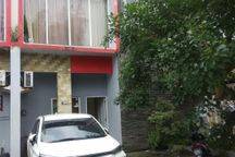 Guest House 2 Lantai Disewakan, Full Furnished di Tengah Kota Yogya, Lt 90m2