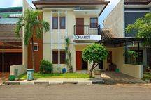 Rumah 2 Lantai Fully Furnished Cluster Elit Lingkungan Nyaman Solo Barat