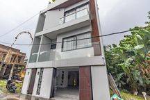 RUMAH MODERN 4 LANTAI 3KT DI PADANG SAMBIAN BPF1524
