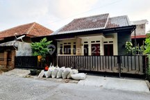 Rumah Cantik Luas Nyaman di Karanganyar.