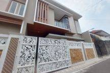Rumah Mewah Modern Tengah Solo Kota Dekat Solo Paragon Mall