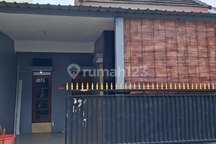 Rumah di Cluster Belakang De Colomadu Karanganyar