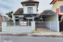 Rumah Bagus 2 Lt Di Tengah Kota Karanganyar