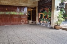 Cinere. Rumah Mewah & Premium, Cozy Modern, Terawat, Bebas Banjir