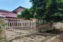 Paling Murah Masih Bisa Nego Rumah Hoek Dekat Al Azhar Jaktim