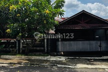 Dijual Termurah Rumah Lama Komplek Elit di Cinere