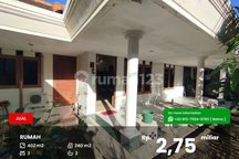 Rumah di Tengah Kota