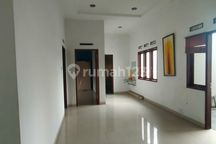 Dijual Rumah Terawat Siap Huni di Taman Kopo Indah