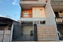 Dijual Rumah Siap Huni di Duri Kepa Jakarta Barat