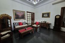 Rumah Klasik Bebas Banjir Lokasi Premium Wijaya Jakarta Selatan